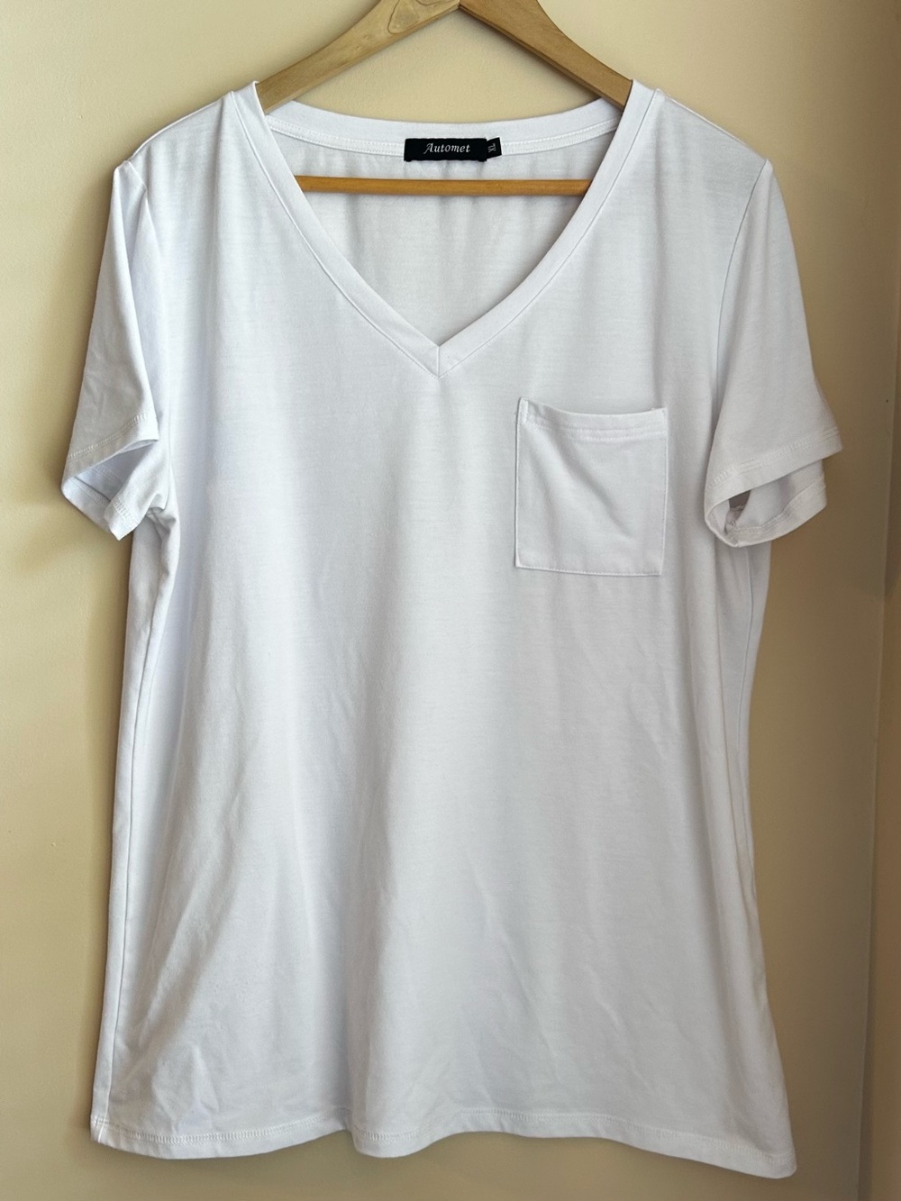 Women’s White V-Neck Top with Pocket Size XL